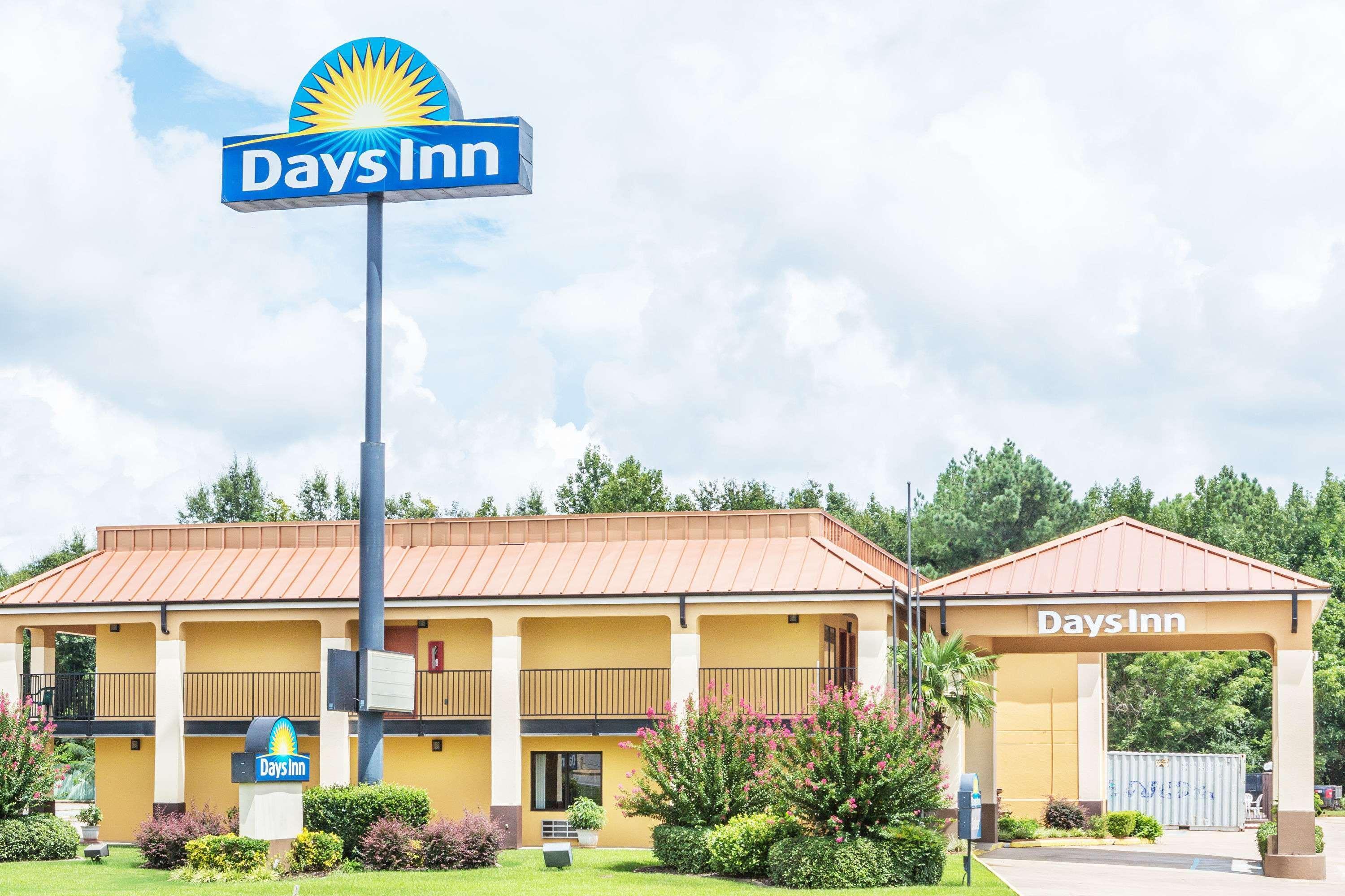 Days Inn By Wyndham Rayville Bagian luar foto