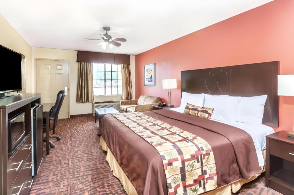 Days Inn By Wyndham Rayville Bagian luar foto
