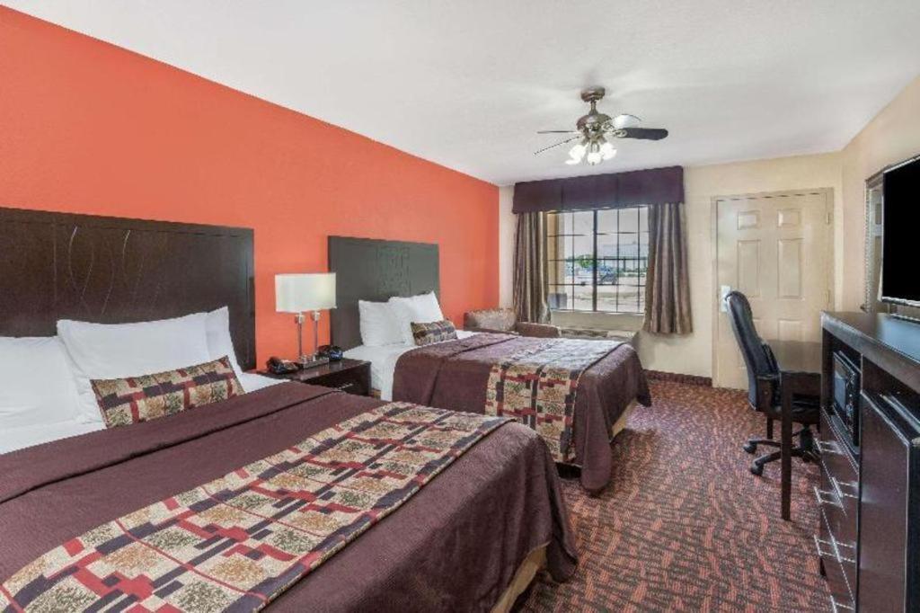 Days Inn By Wyndham Rayville Bagian luar foto